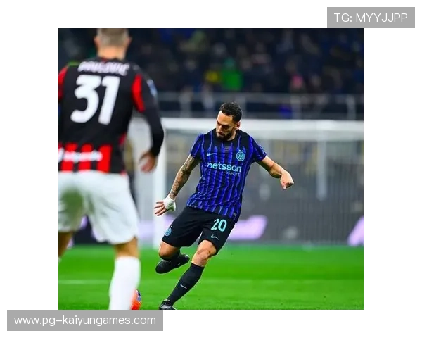 反击中点球冷静罚入锁定胜果——展现球员心智与竞技魅力的胜利之路